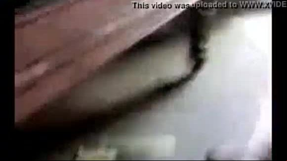 Gujrati bhabhi bistar nekalnay ko ane ke bad choudi