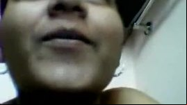 INDIAN AUNTY BOOBS AND CHUT FINGERING ON SKYPE