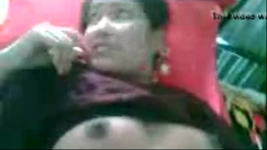 Northindian Aunty Show Her Busty Boobs and Pussy to BF